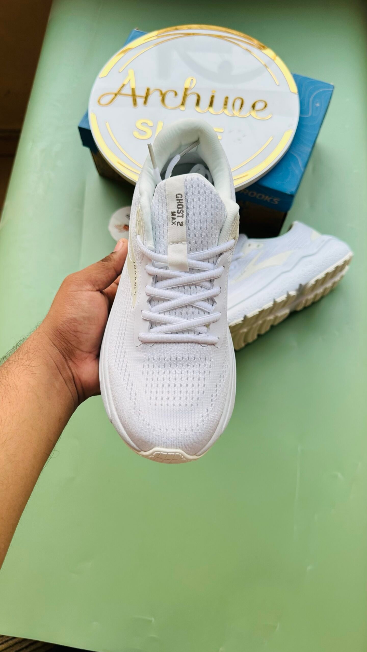 Brook Ghost Max2 - White - Image 2