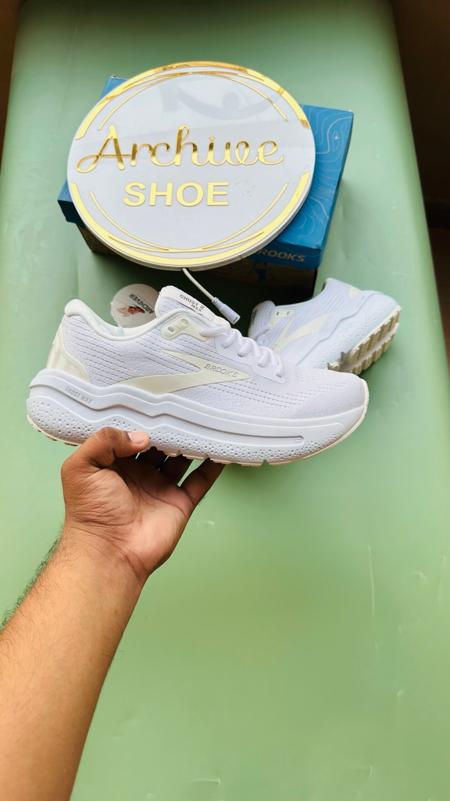 Brook Ghost Max2 - White - Image 3
