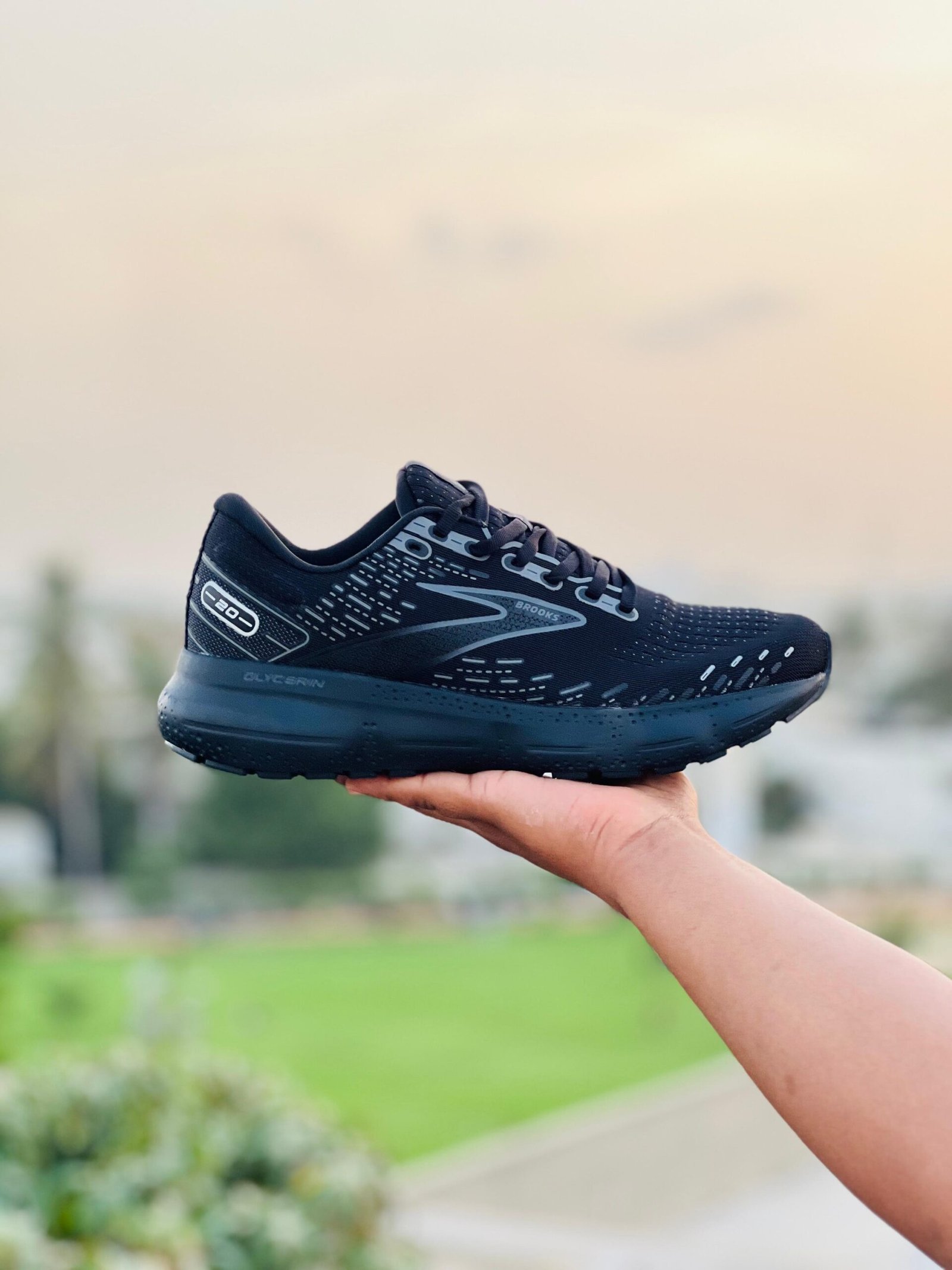 Brooks Glycerin 20 - Full Black - Image 3
